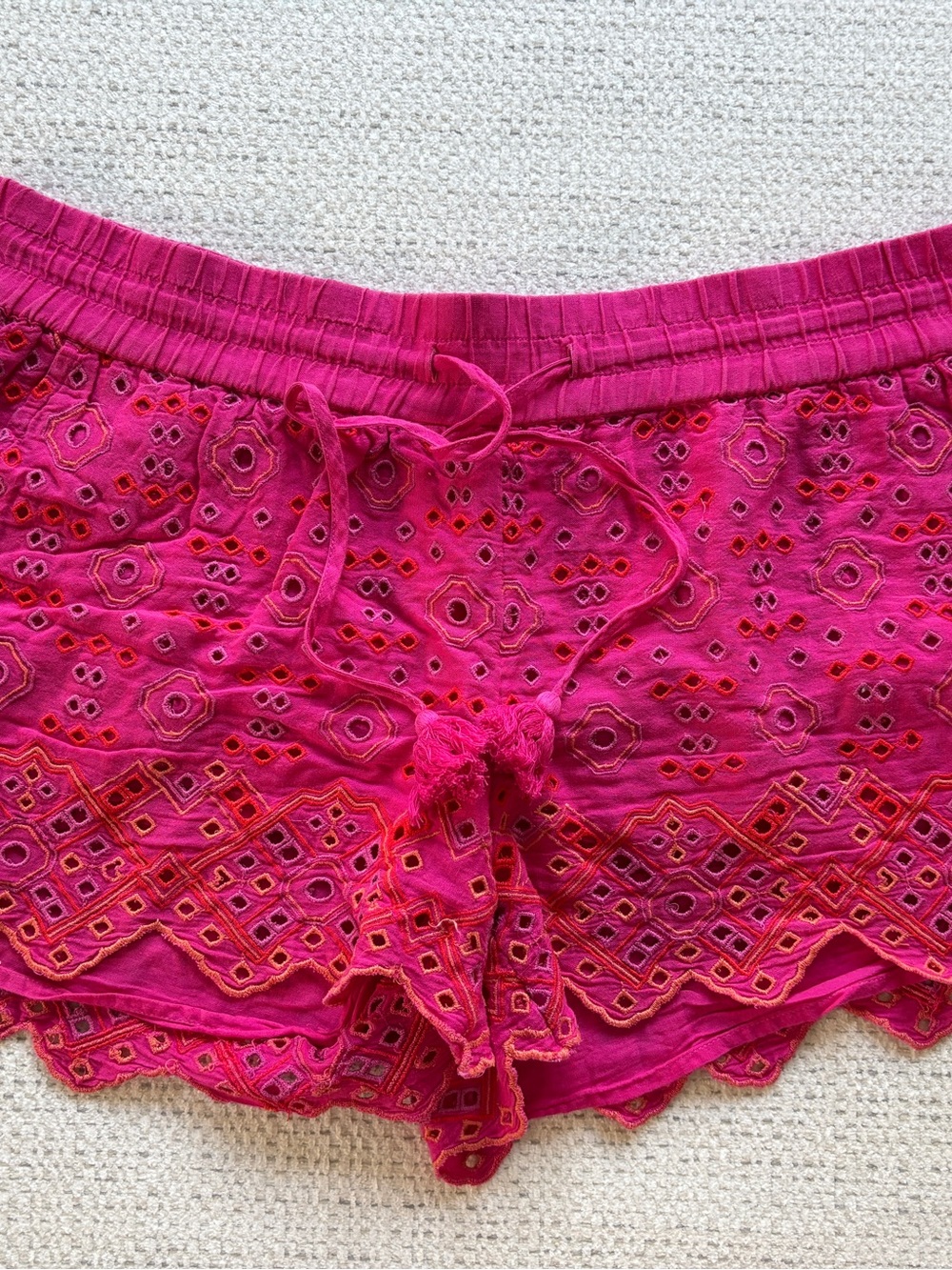 Vineyard Vines Bright Pink Embroidered Shorts, Size Medium